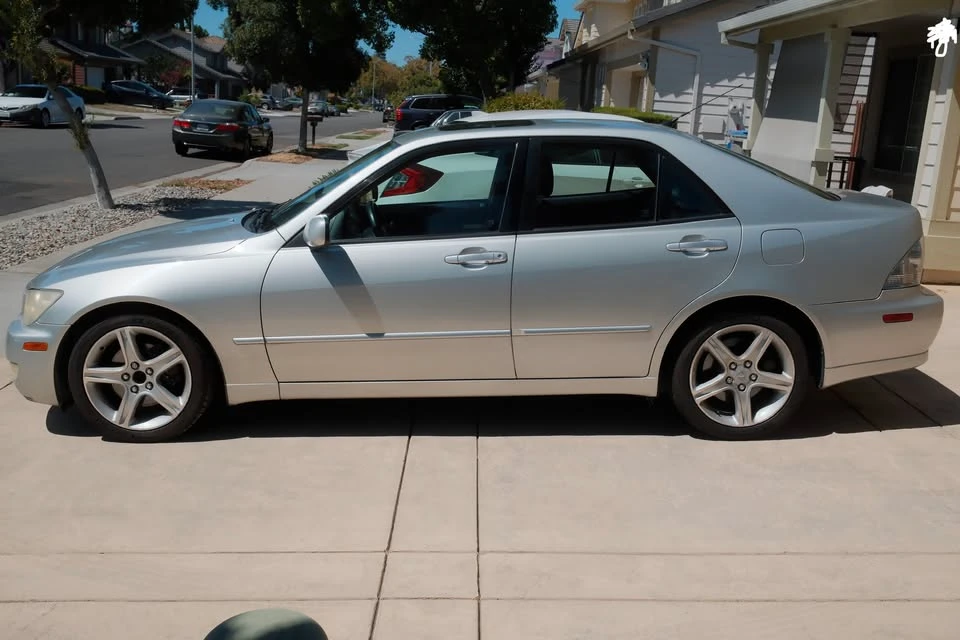 2003 Lexus IS 1st Gen - Image 4 of 13