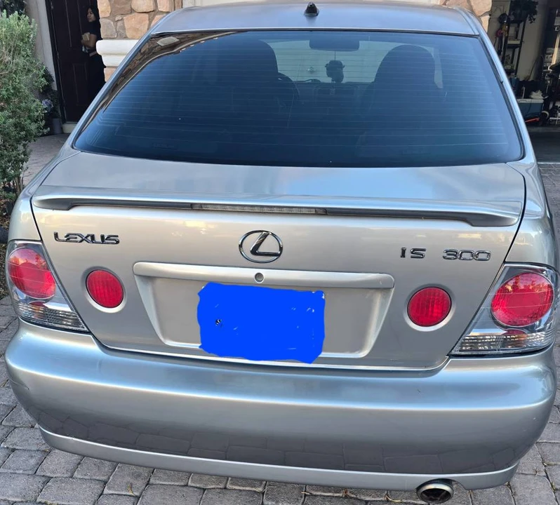 2003 Lexus IS 1st Gen - Image 5 of 15
