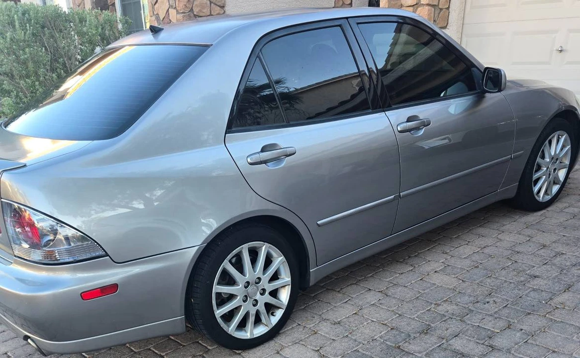 2003 Lexus IS 1st Gen - Image 4 of 15