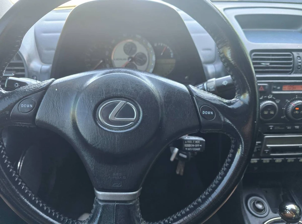 2003 Lexus IS 1st Gen - Image 14 of 15