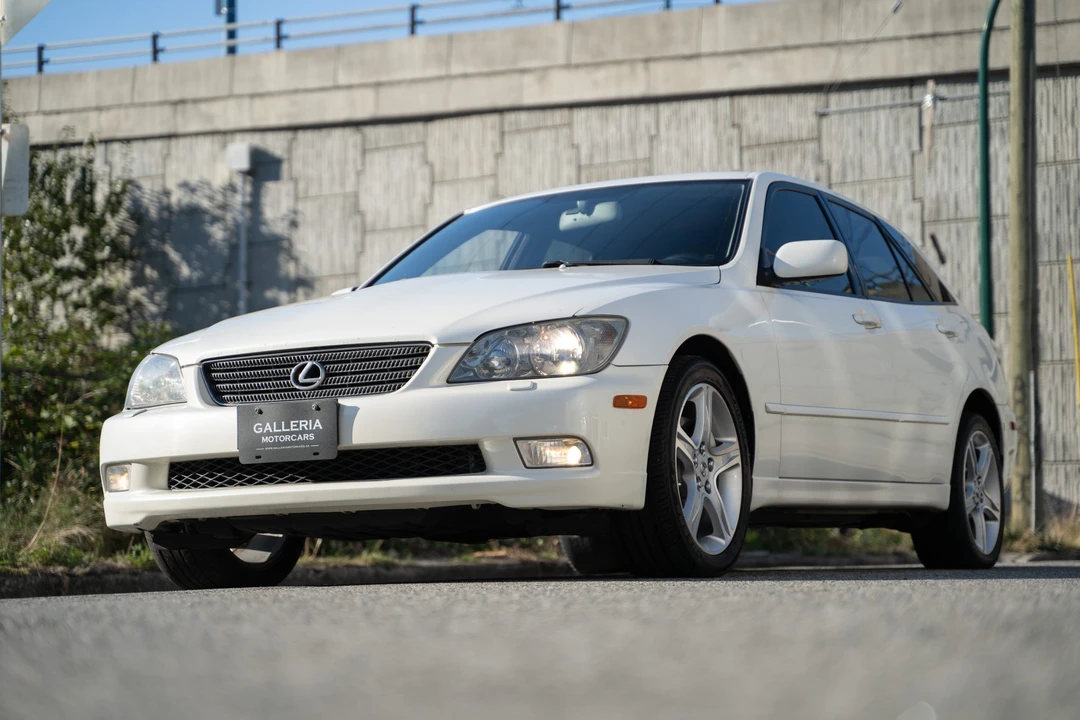 2003 Lexus IS 1st Gen - Image 13 of 31