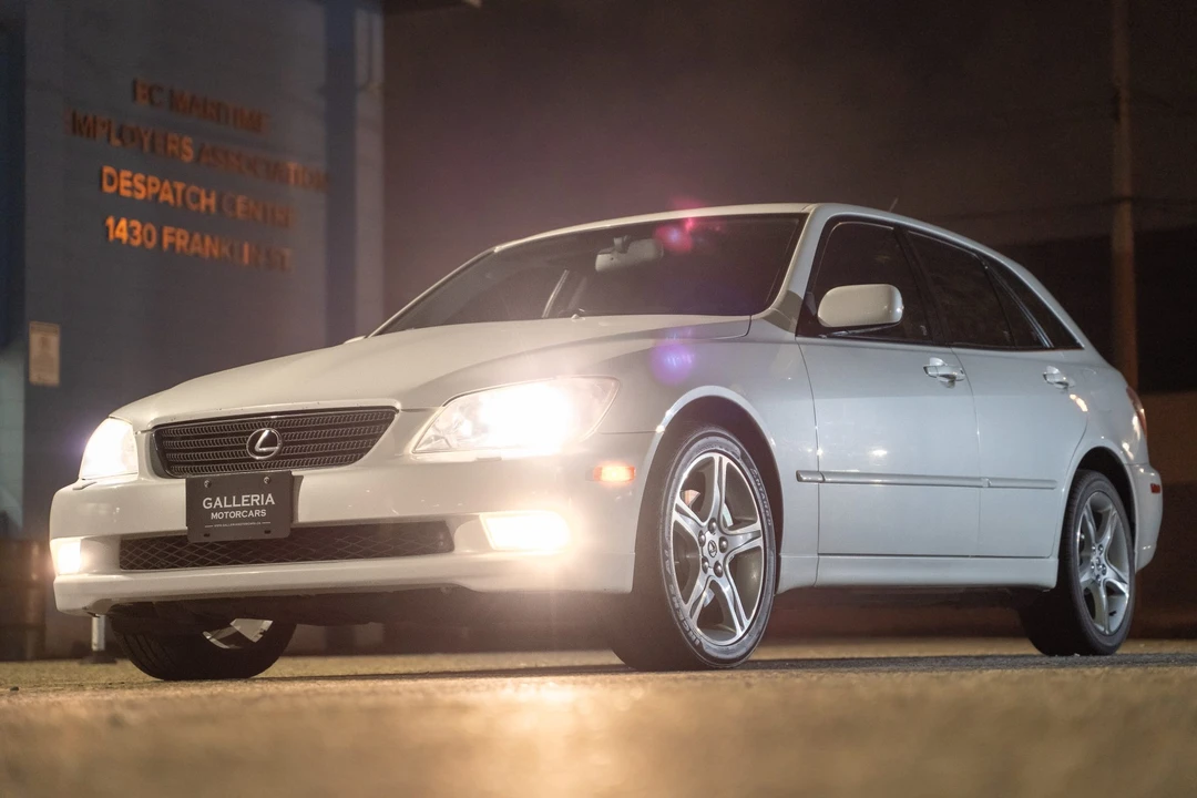 2003 Lexus IS 1st Gen - Image 21 of 31