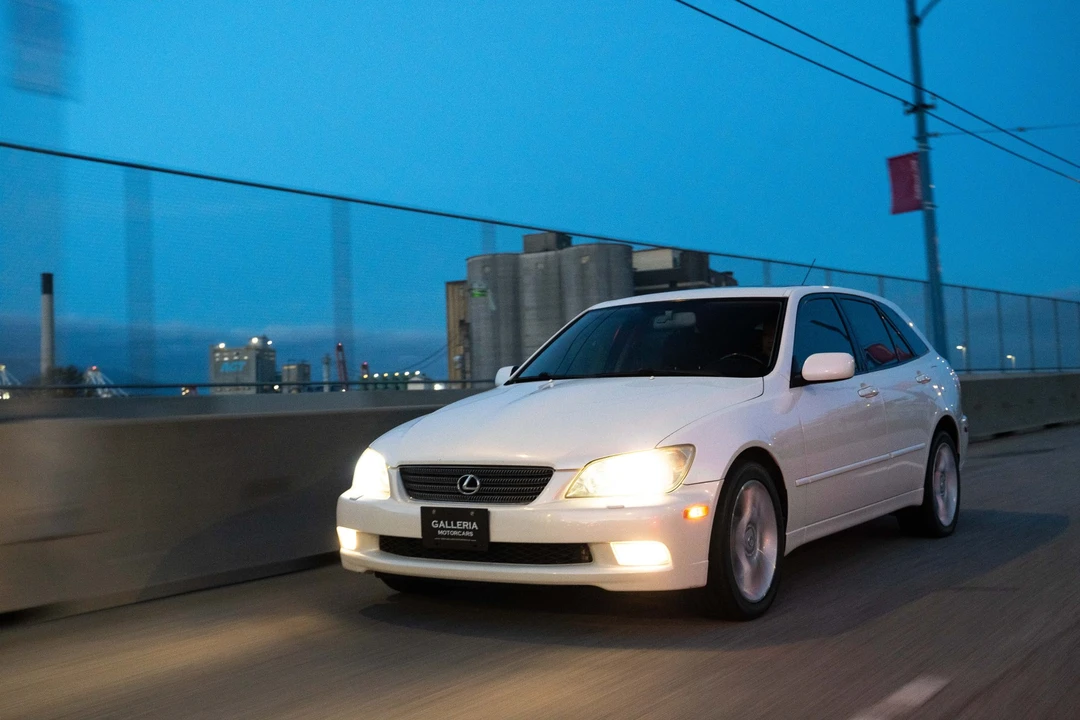 2003 Lexus IS 1st Gen - Image 5 of 31