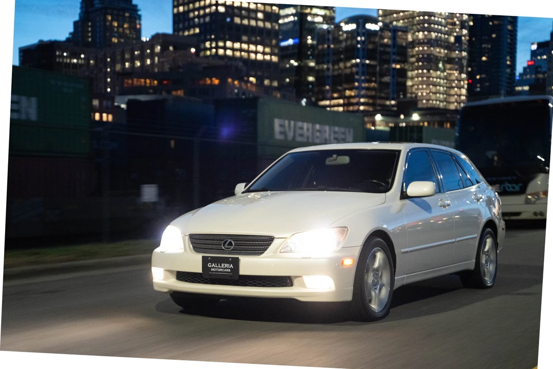 2003 Lexus IS 1st Gen - Image 11 of 31