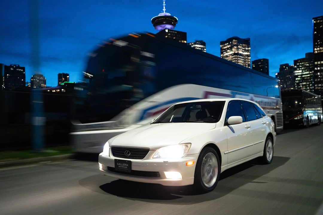 2003 Lexus IS 1st Gen - Image 14 of 31