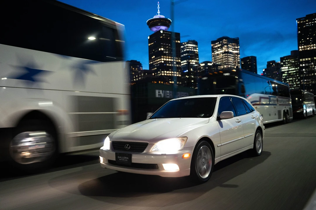 2003 Lexus IS 1st Gen - Image 16 of 31
