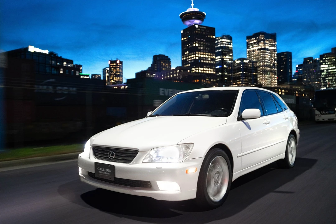 2003 Lexus IS 1st Gen - Image 15 of 31