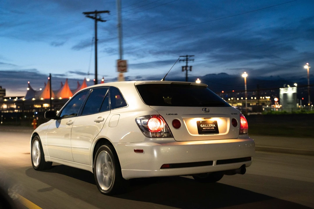 2003 Lexus IS 1st Gen - Image 29 of 31