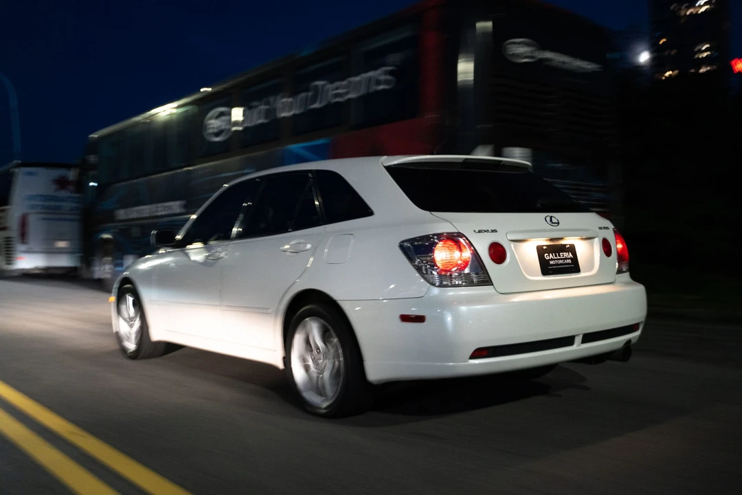 2003 Lexus IS 1st Gen - Image 26 of 31