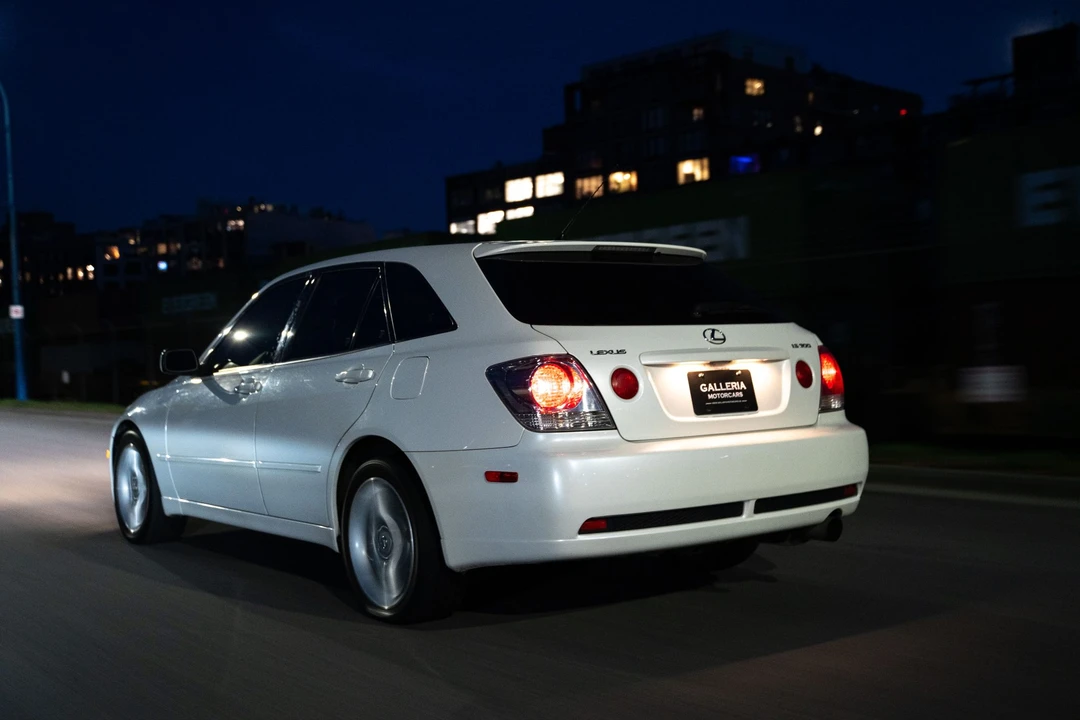 2003 Lexus IS 1st Gen - Image 28 of 31
