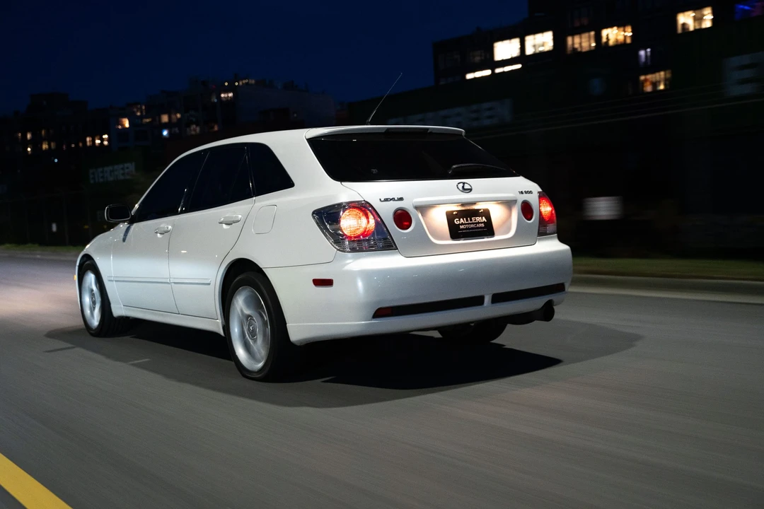 2003 Lexus IS 1st Gen - Image 27 of 31