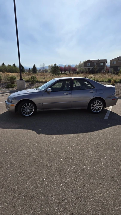 2003 Lexus IS 1st Gen - Image 4 of 31