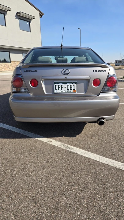 2003 Lexus IS 1st Gen - Image 25 of 31