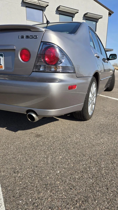 2003 Lexus IS 1st Gen - Image 29 of 31