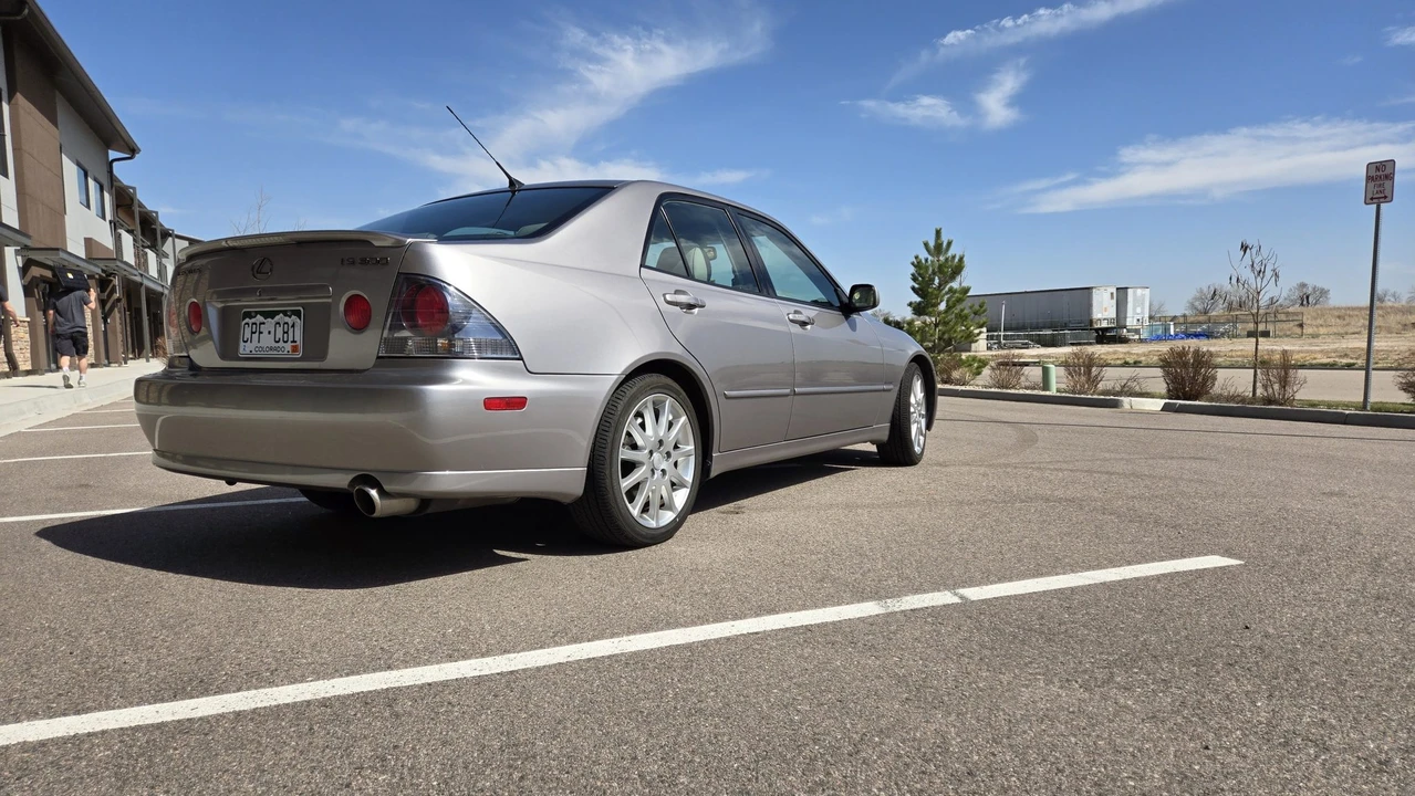 2003 Lexus IS 1st Gen - Image 9 of 31