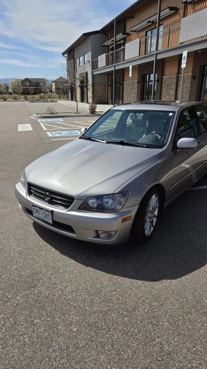 2003 Lexus IS 1st Gen - Image 17 of 31