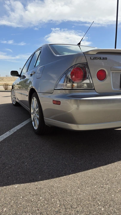 2003 Lexus IS 1st Gen - Image 23 of 31