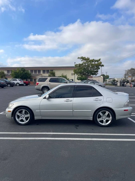 2003 Lexus IS 1st Gen - Image 3 of 14