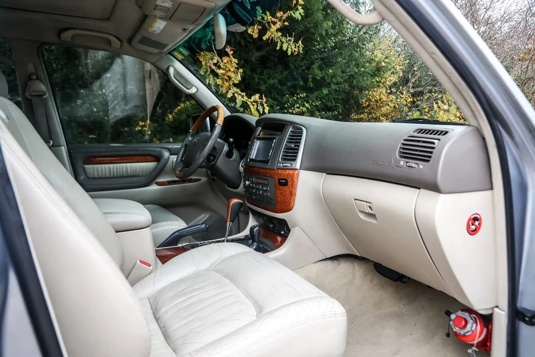 2003 Lexus LX 2nd Gen - Image 15 of 30