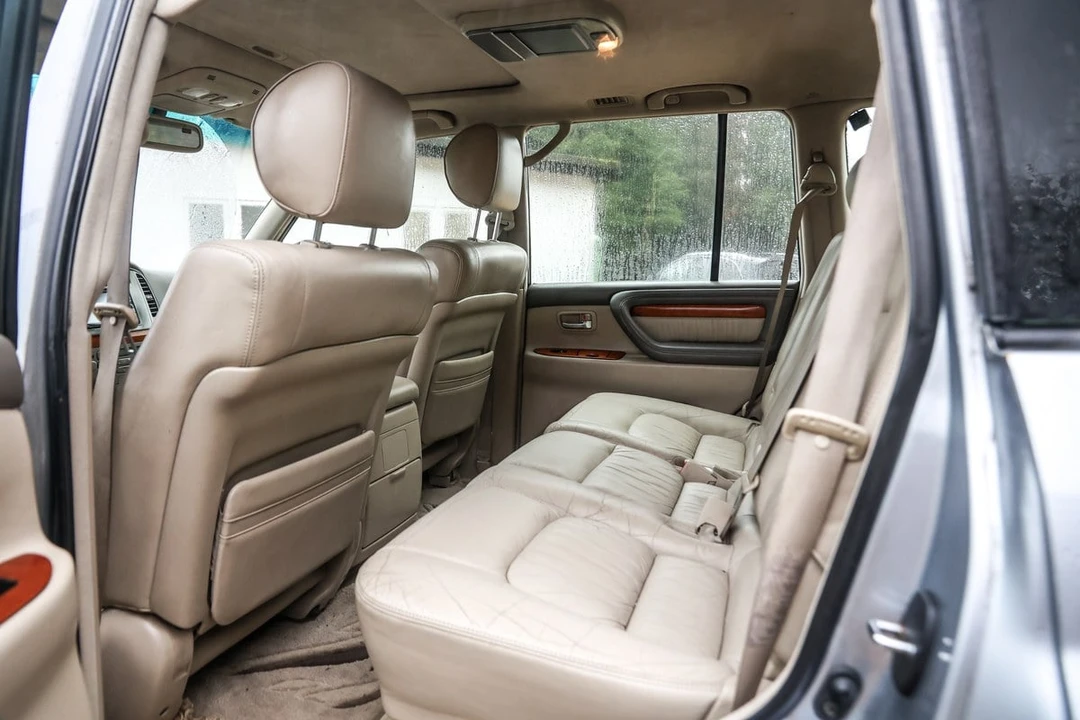 2003 Lexus LX 2nd Gen - Image 22 of 30