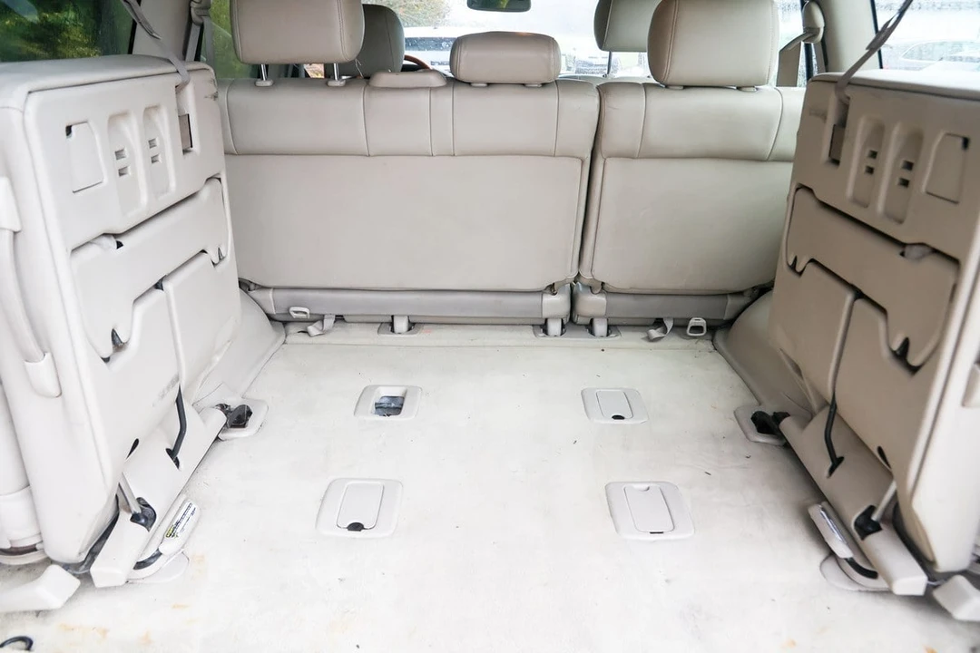 2003 Lexus LX 2nd Gen - Image 28 of 30