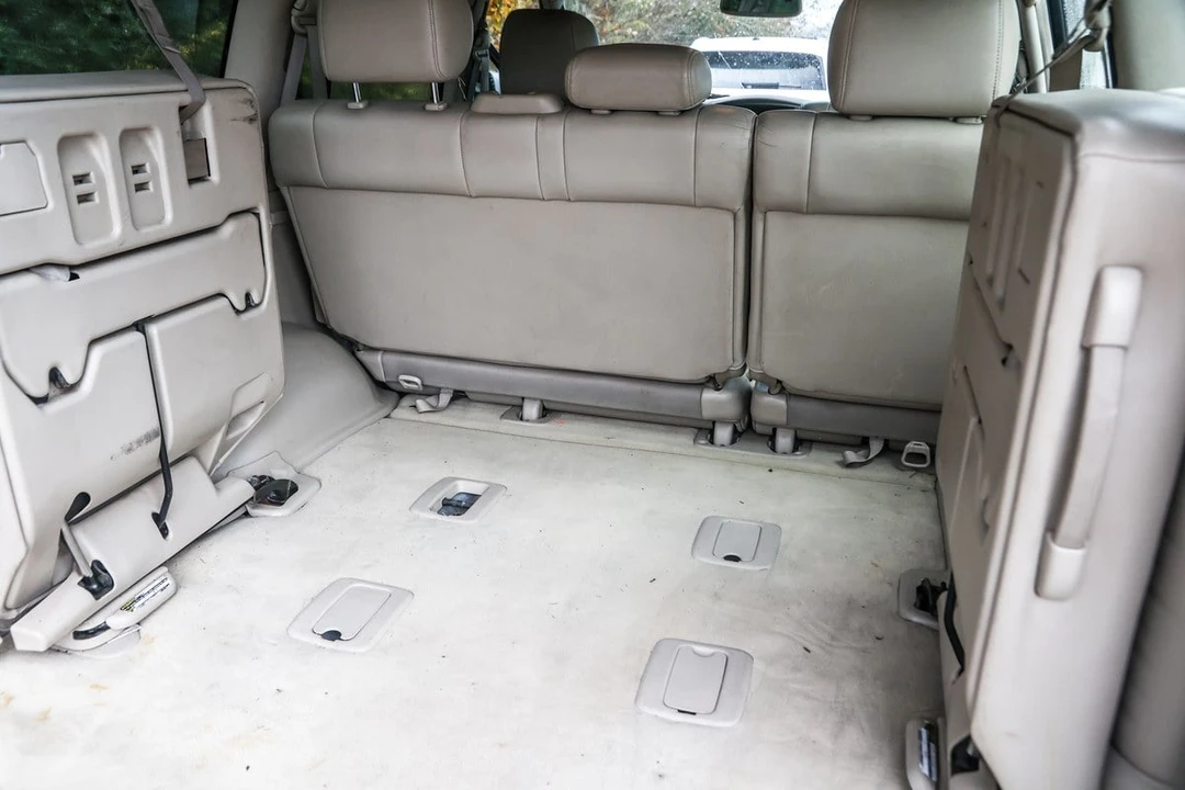 2003 Lexus LX 2nd Gen - Image 27 of 30