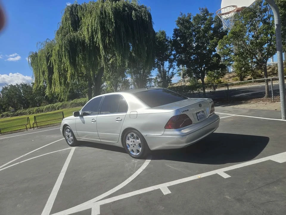 2003 Lexus LS 3rd Gen - Image 2 of 6