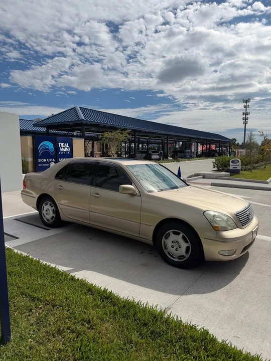 2003 Lexus LS 3rd Gen - Image 11 of 11