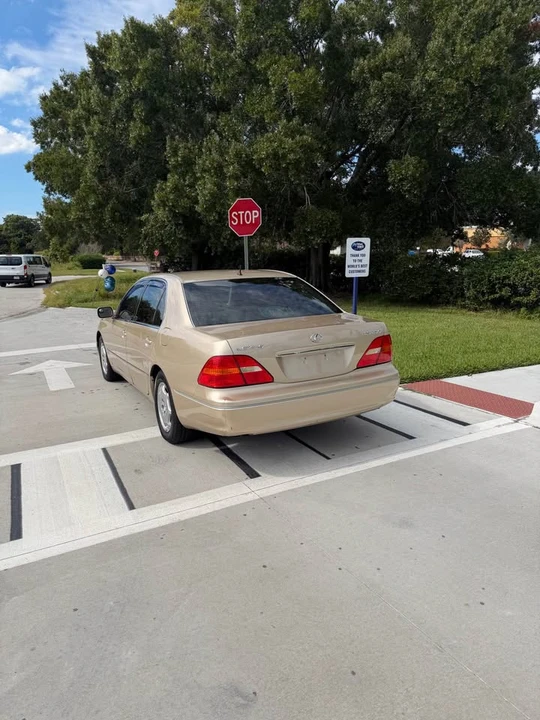 2003 Lexus LS 3rd Gen - Image 3 of 11