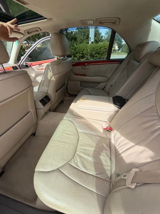 2003 Lexus LS 3rd Gen - Image 10 of 11