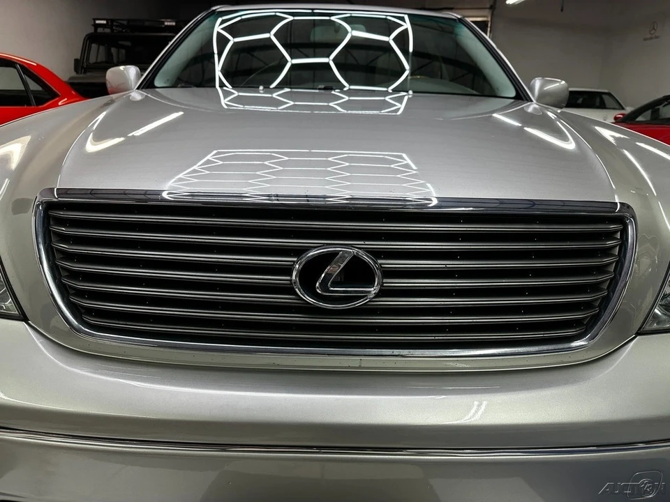 2003 Lexus LS 3rd Gen - Image 8 of 21