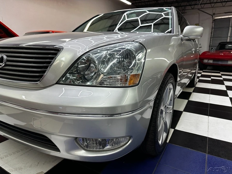 2003 Lexus LS 3rd Gen - Image 9 of 21