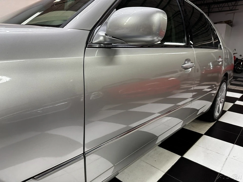 2003 Lexus LS 3rd Gen - Image 12 of 21
