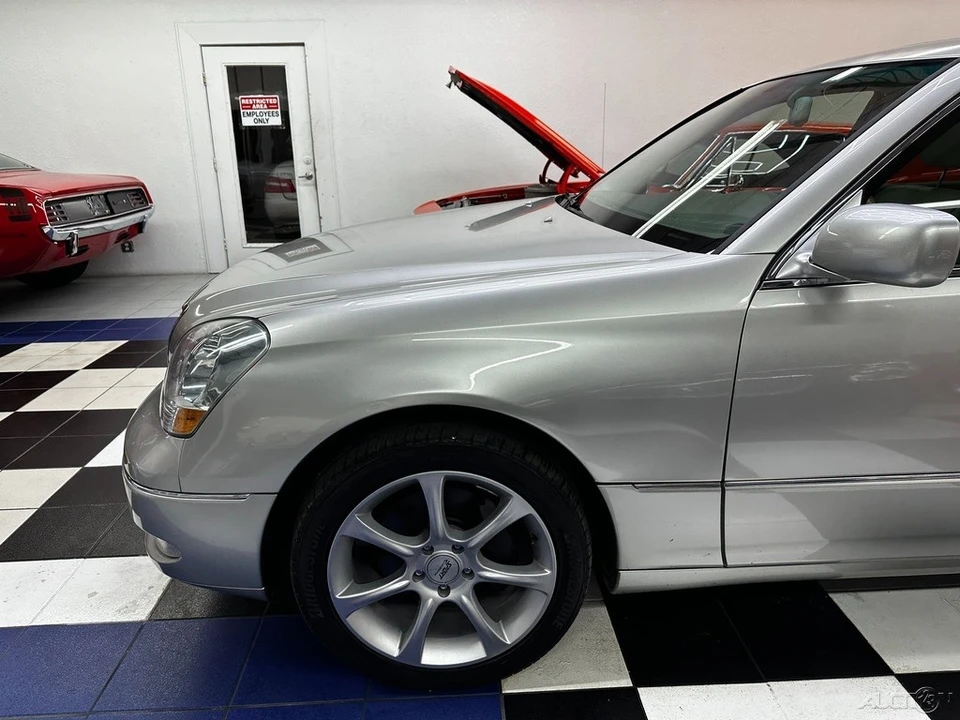 2003 Lexus LS 3rd Gen - Image 10 of 21