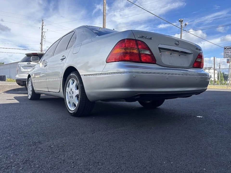 2003 Lexus LS 3rd Gen - Image 5 of 20