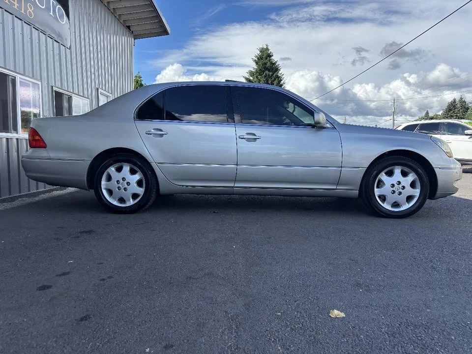 2003 Lexus LS 3rd Gen - Image 10 of 20