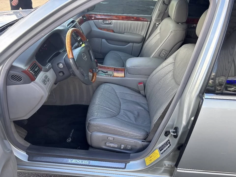 2003 Lexus LS 3rd Gen - Image 14 of 20