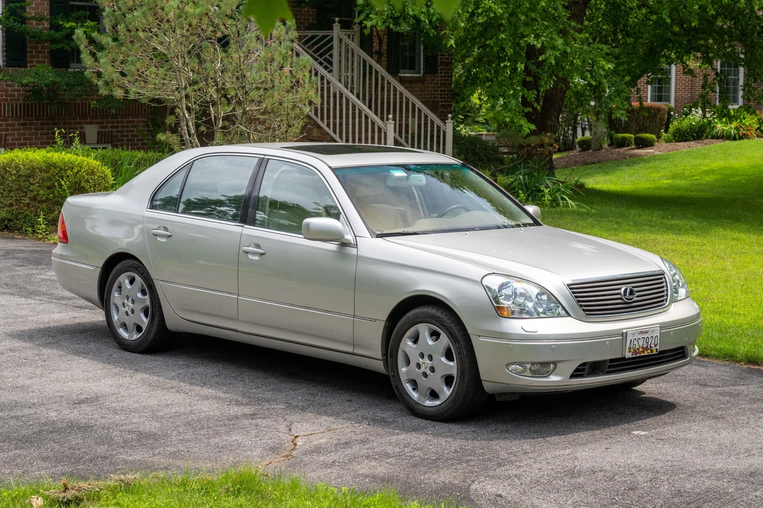 2003 Lexus LS 3rd Gen - Image 11 of 31
