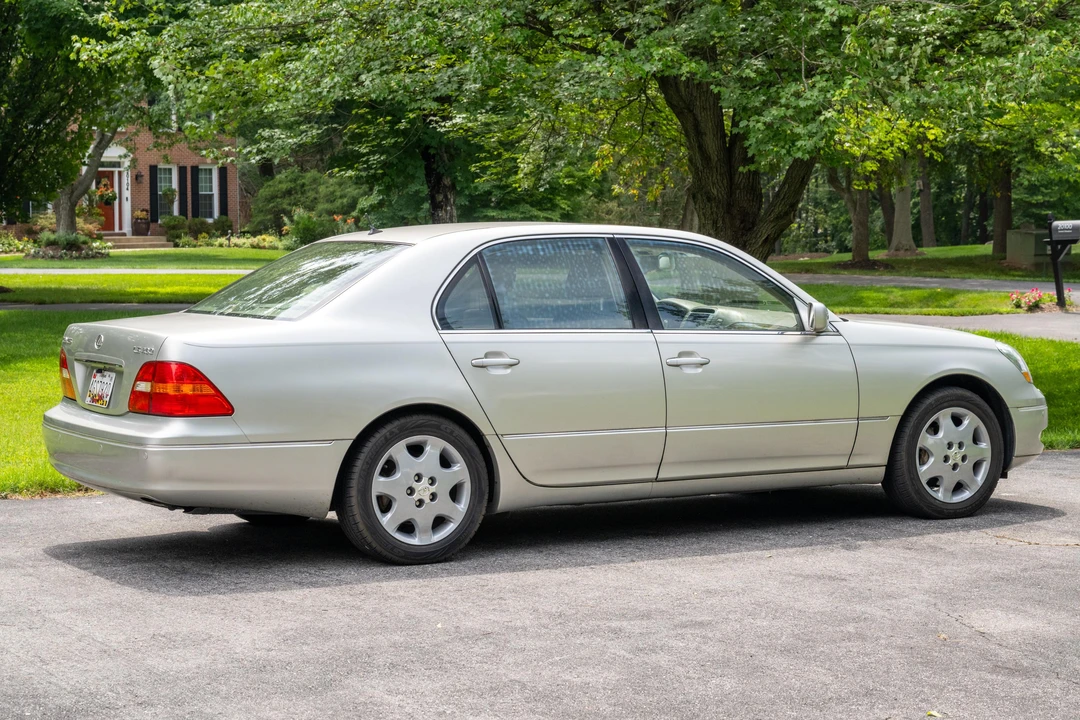 2003 Lexus LS 3rd Gen - Image 4 of 31