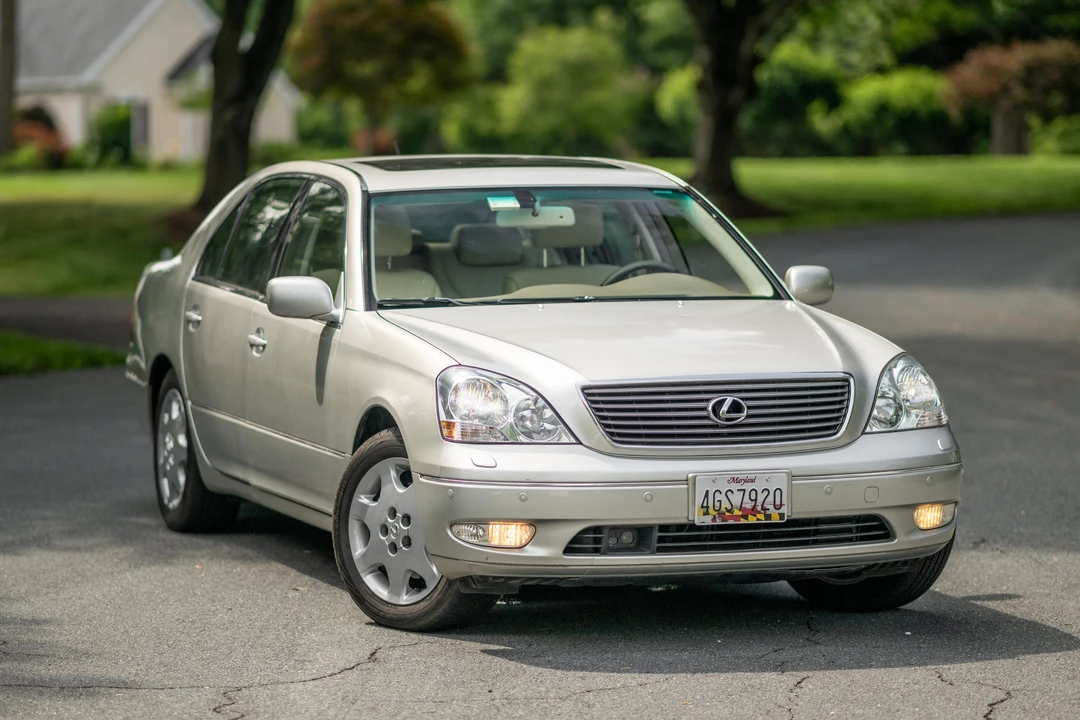 2003 Lexus LS 3rd Gen - Image 12 of 31
