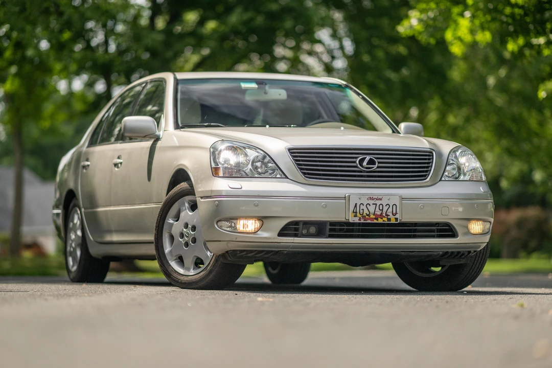 2003 Lexus LS 3rd Gen - Image 13 of 31