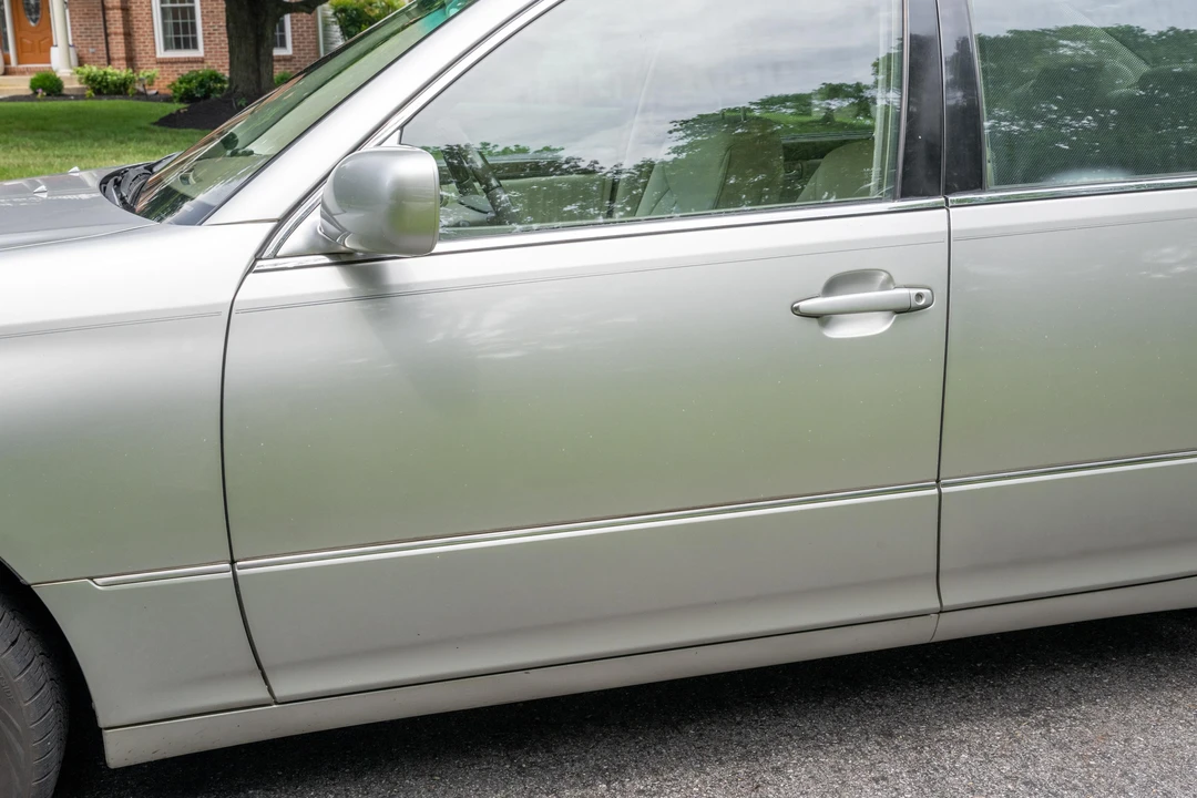 2003 Lexus LS 3rd Gen - Image 21 of 31