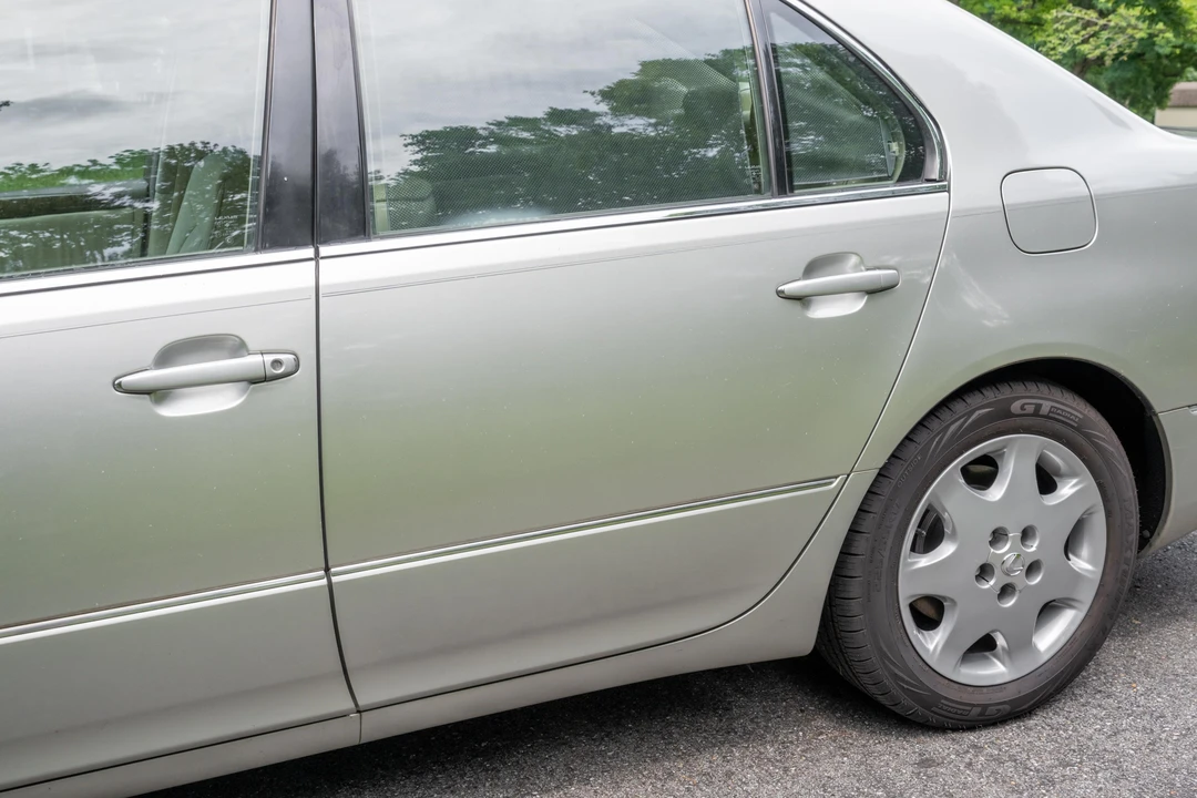 2003 Lexus LS 3rd Gen - Image 23 of 31