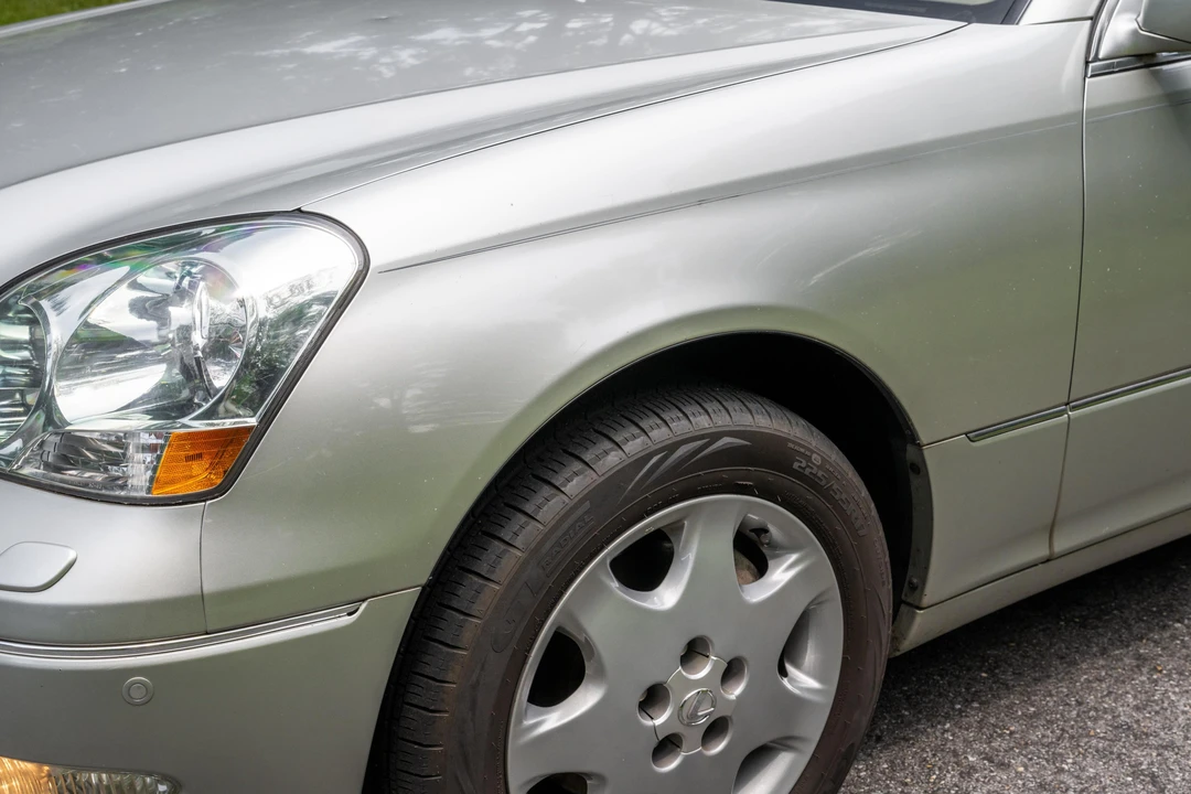 2003 Lexus LS 3rd Gen - Image 25 of 31