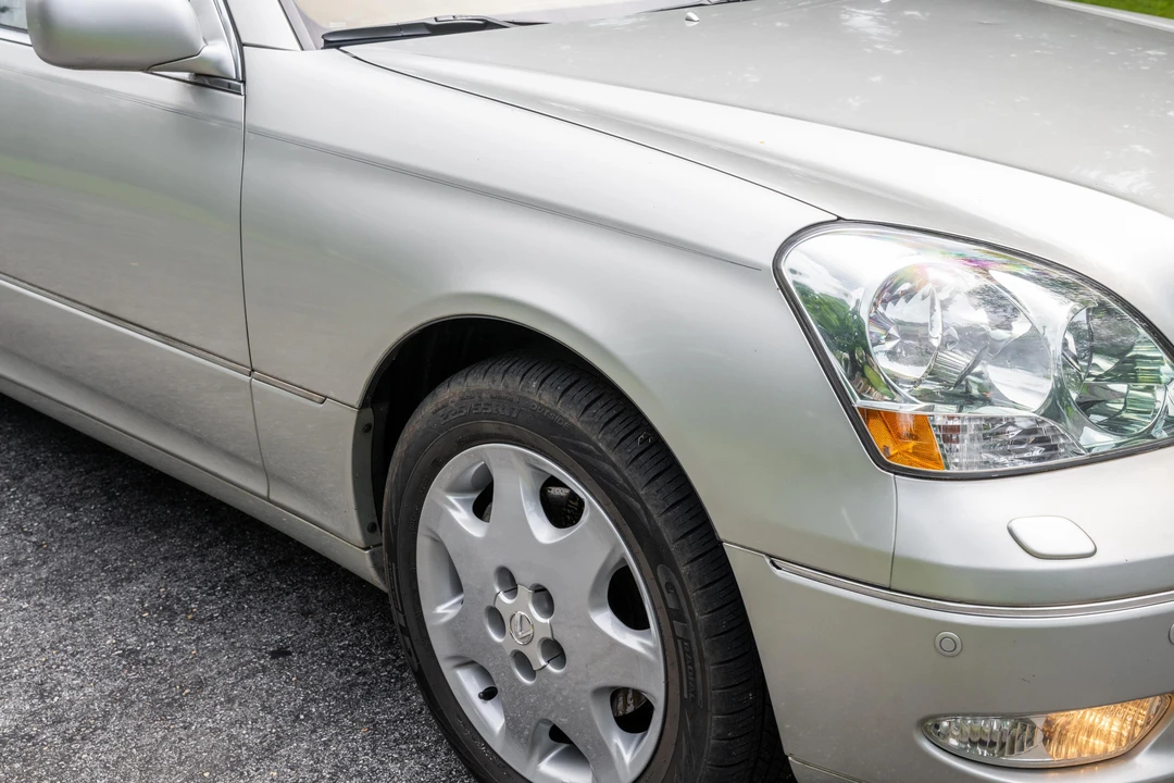 2003 Lexus LS 3rd Gen - Image 26 of 31