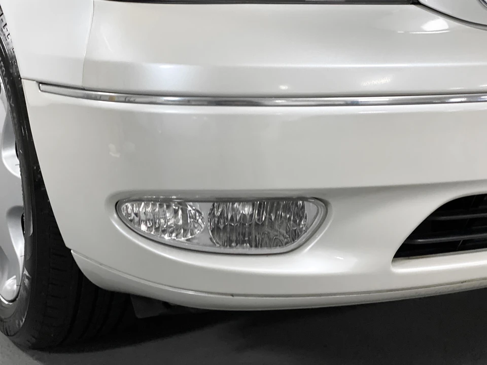 2003 Lexus LS 3rd Gen - Image 18 of 31