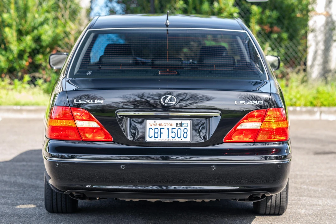 2003 Lexus LS 3rd Gen - Image 5 of 31