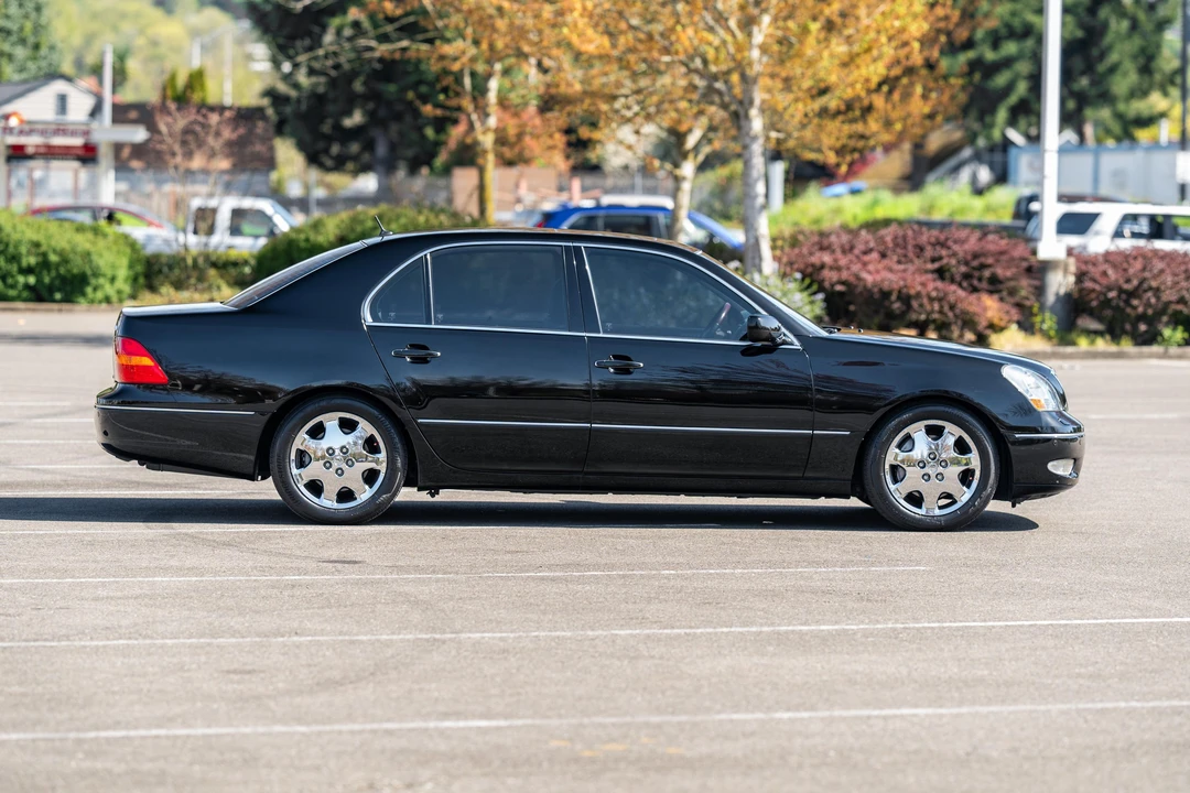 2003 Lexus LS 3rd Gen - Image 12 of 31