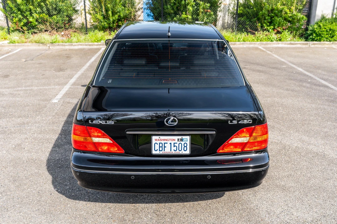 2003 Lexus LS 3rd Gen - Image 10 of 31
