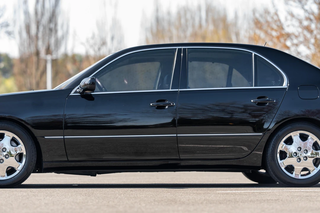 2003 Lexus LS 3rd Gen - Image 28 of 31